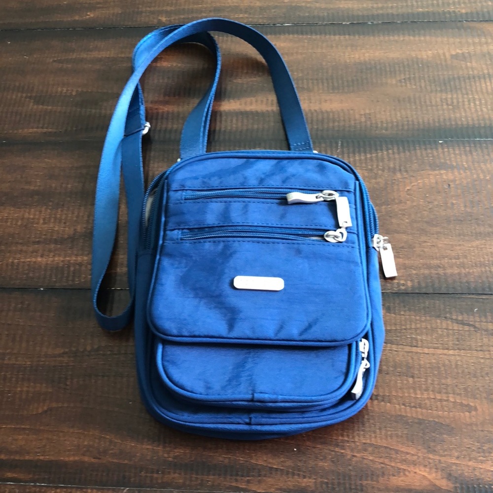 Baggallini small crossbody purse